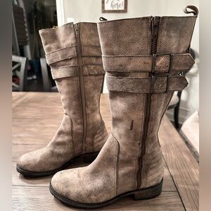 Stylish Women's Tan Boots